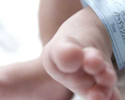 怀孕18周褐色分泌物